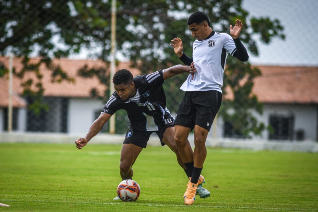 Profissional realiza jogo-treino contra o Sub-20 do Ceará no CT Franzé Moraes