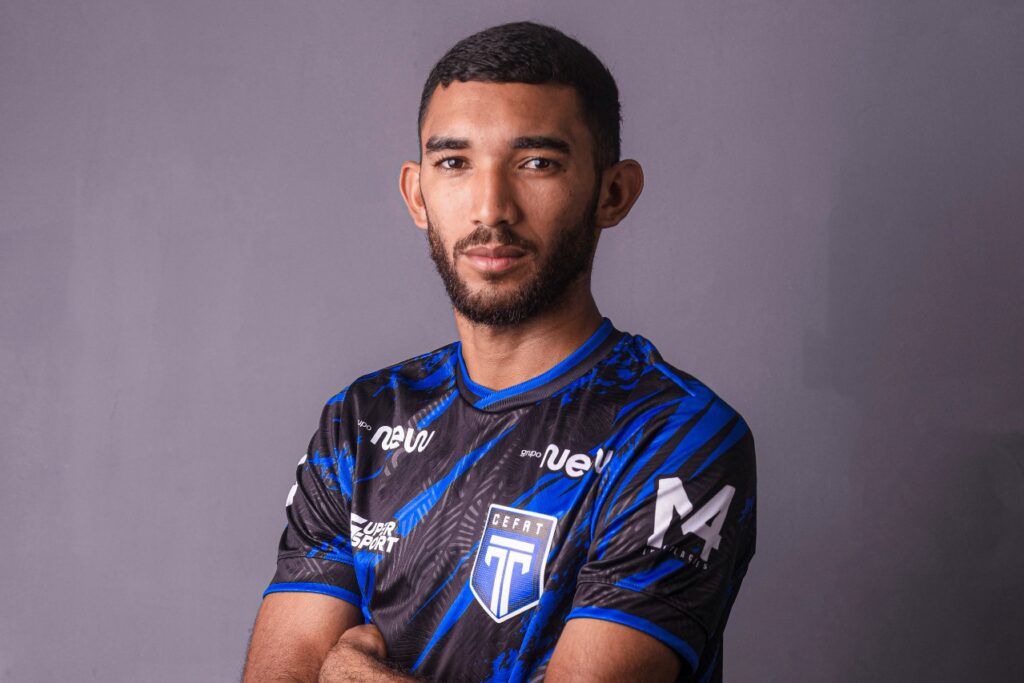 Tirol anuncia a contratação do atacante Vinícius Alves