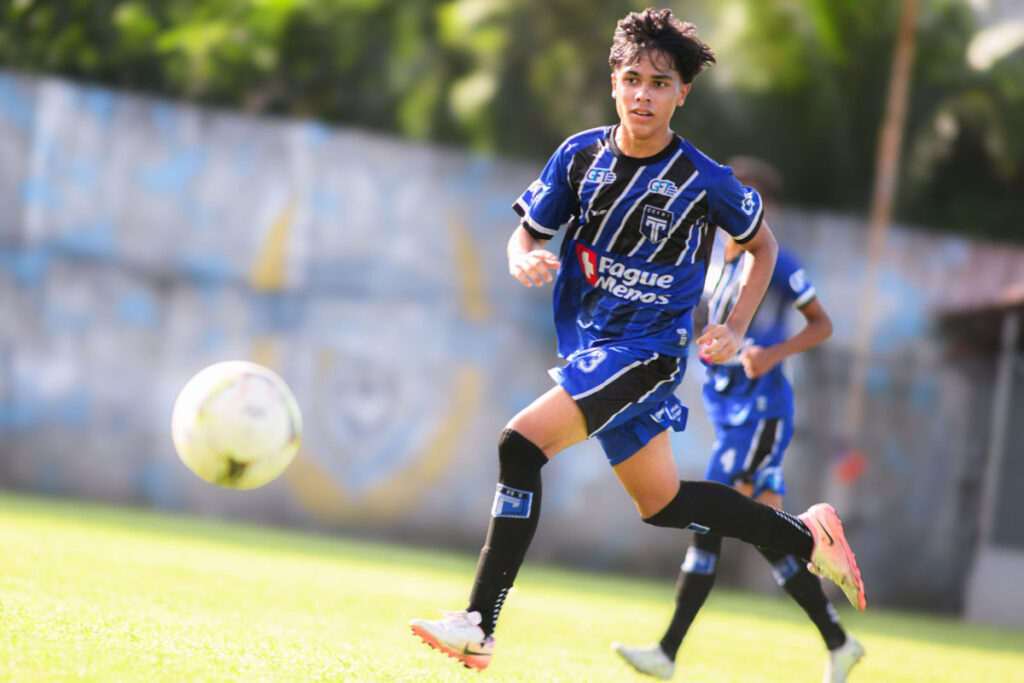 Sub-15 conquista importante vitória fora de casa pela Copa Seromo